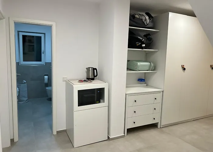 アパート Emma Gardencity Basement Flat