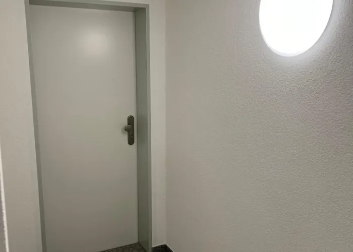 アパート Emma Gardencity Basement Flat ミュンヘン