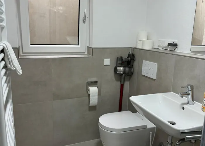 Apartment Emma Gardencity Basement Flat *